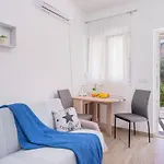In - Zf Hvar