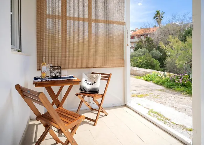 In - Zf Hvar Lägenhet