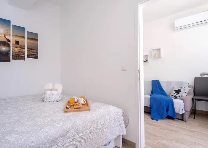 In - Zf Hvar Lägenhet *